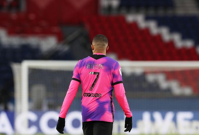 他用身体对 他用身体对